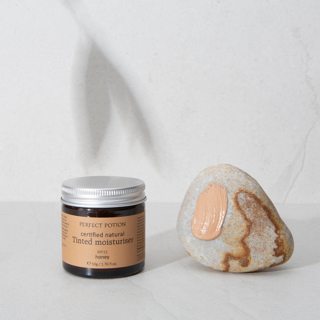 Tinted Moisturiser (Honey)